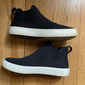 6.5 Black Rothy’s Chelsea
